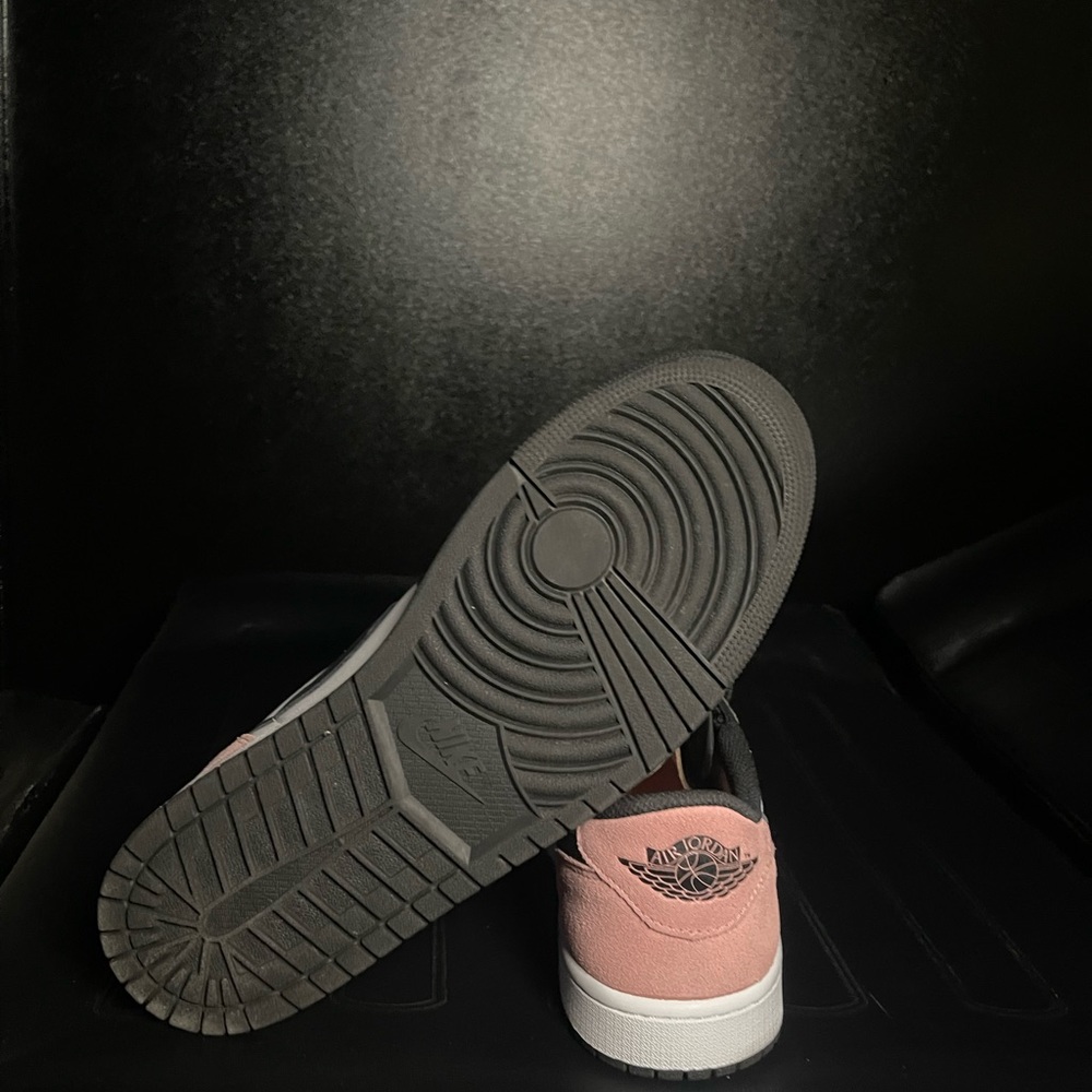 Air Jordan 1 Low “Bleached Coral”